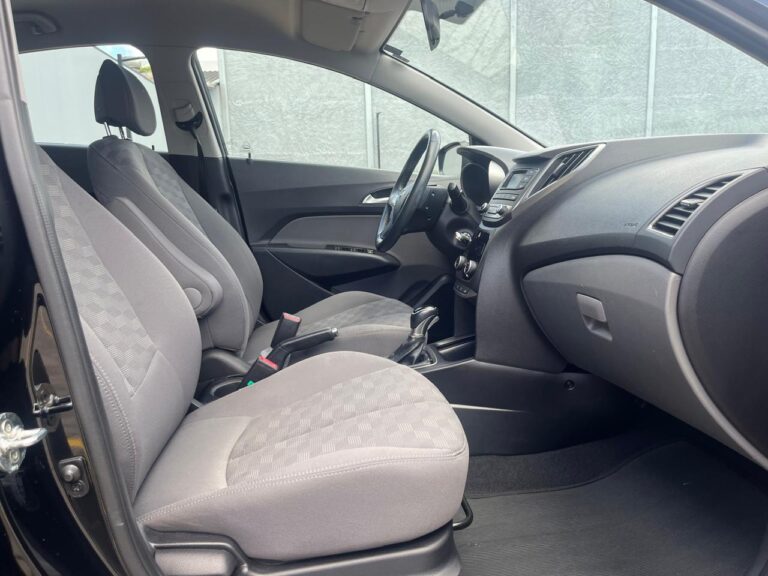 WhatsApp Image 2025-12-04 at 14.11.55 (3) - Copia